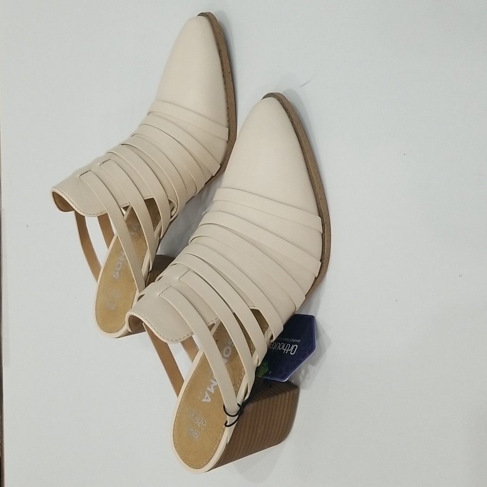 SONOMA Lhasa Apso Cream SlipOn Sandals